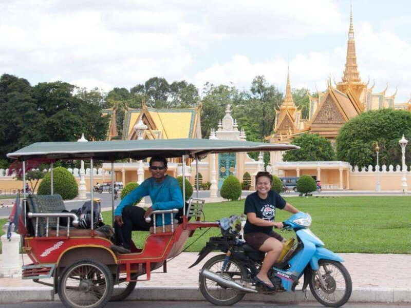 angkor-wat-tour-by-tuk-tuk-with-english-speaking-driver