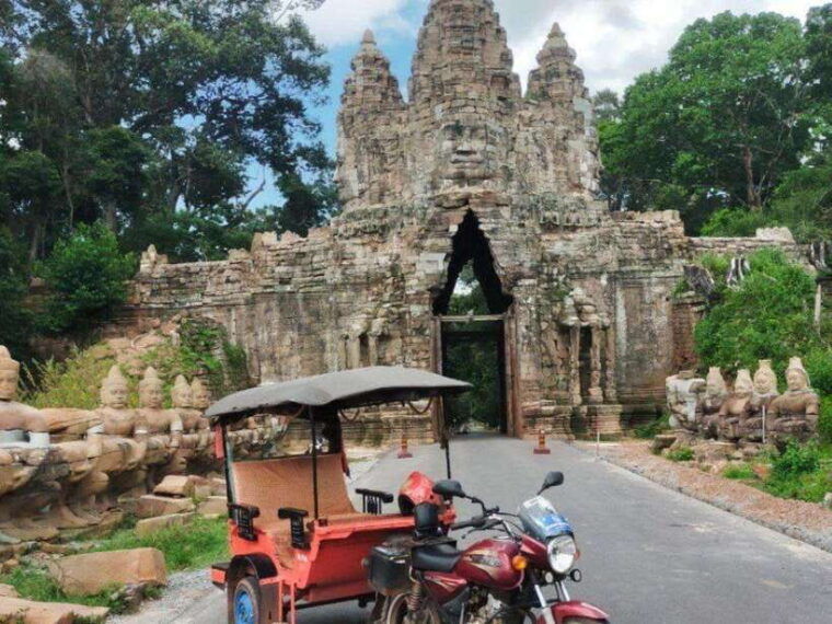 angkor-wat-tour-by-tuk-tuk-with-english-speaking-driver