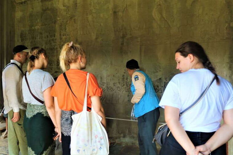 angkor-wat-tuk-tuk-and-walking-tour