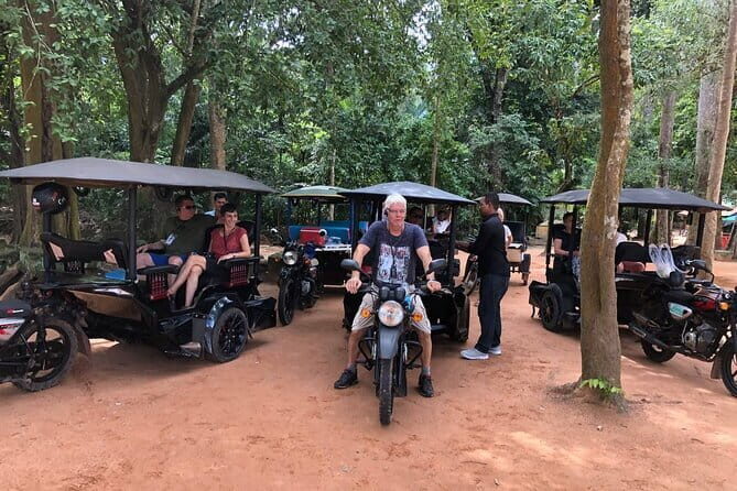Angkor Wat Tuk Tuk Tour with Private Tour Guided - Discovering Angkor with a tuk-tuk: what to expect