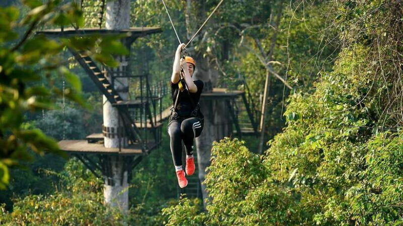 angkor-zipline-and-discover-highlight-angkor-wat-with-sunset