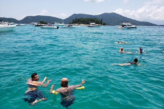 angra-dos-reis-with-speedboat-tour-from-rio-de-janeiro