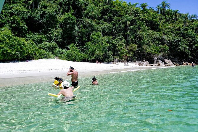 angra-dos-reis-with-speedboat-tour-from-rio-de-janeiro