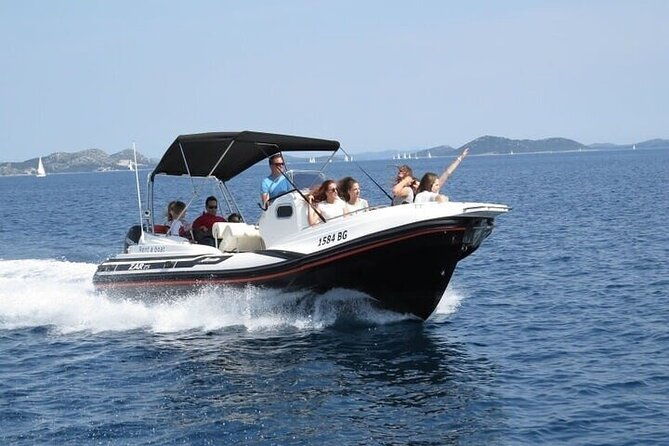 angra-ilha-grande-private-boat-tour-with-barbecue-and-drinks