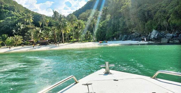 angthong-marine-park-cruise-ship-tours-koh-samui