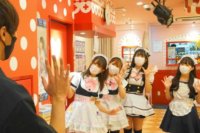 anime-shopping-tour-in-osaka-figures-manga-maid-cafe-knife