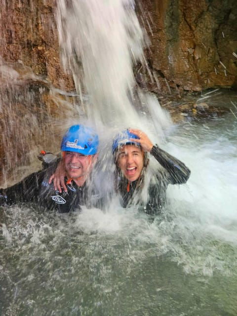 anna-canyoning-in-gorgo-de-la-escalera