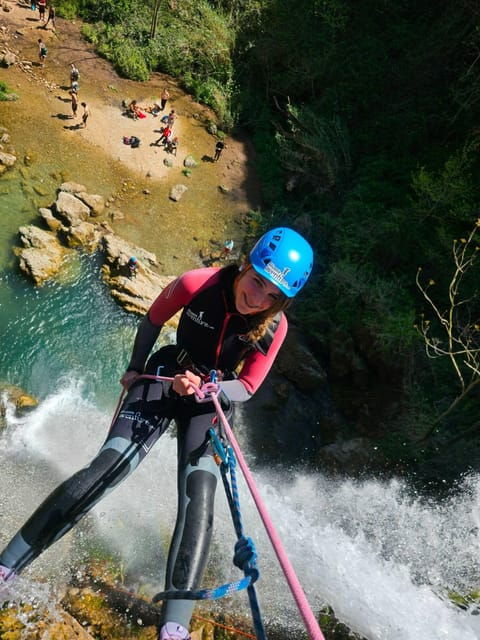 anna-canyoning-in-gorgo-de-la-escalera