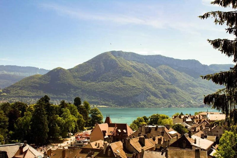 Annecy: 2-hour Best Intro Walking Tour with a Local - Exploring Annecy: A 2-Hour Guided Walking Tour with a Local