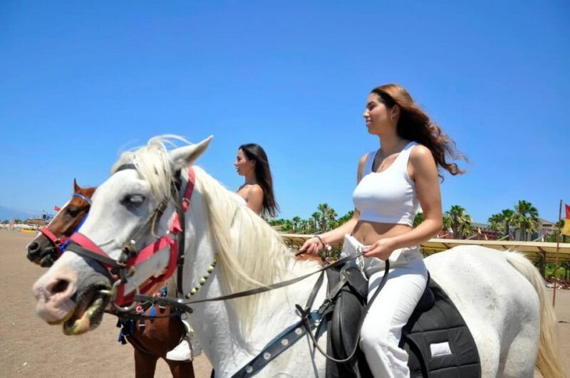 antalya-horseback-riding-on-the-beach-and-in-the-forest
