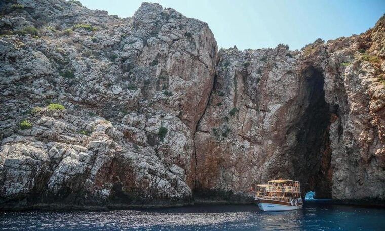 antalya-kemer-suluada-boat-tour-with-bays-maldives-beach
