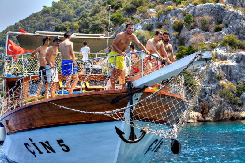 antalya-old-town-harbor-sightseeing-cruise