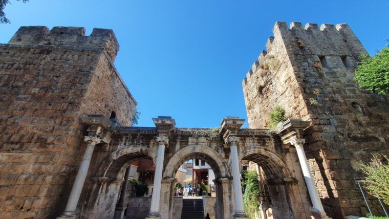 antalya-photo-tour-with-waterfalls-old-city-boat-trip