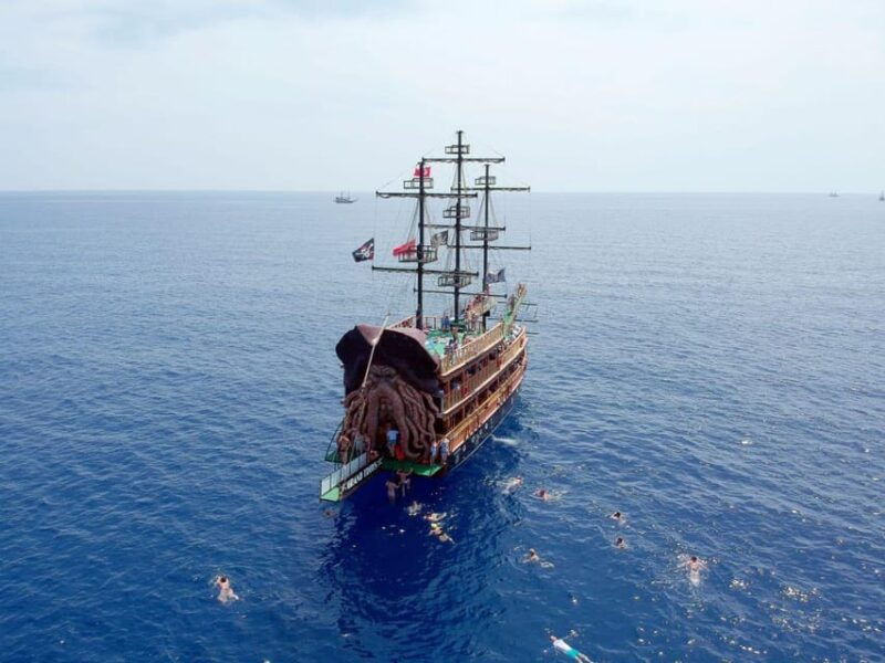 antalya-pirate-boat-cruise-with-swimming-stops