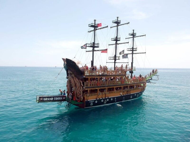 antalya-pirate-boat-cruise-with-swimming-stops