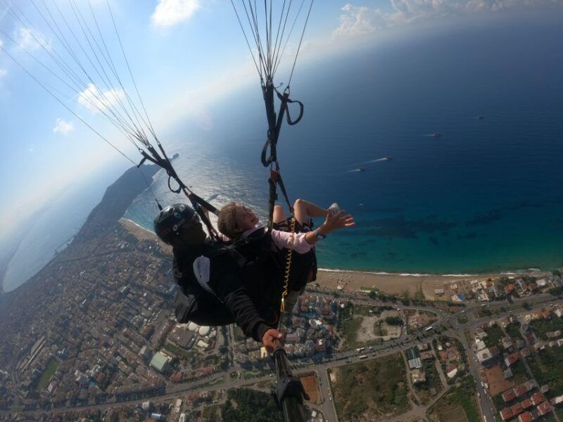 antalya-tandem-paragliding-with-air-conditioned-transfer