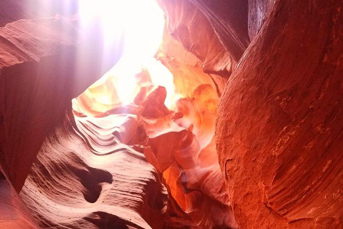 antelope-canyon-horseshoe-bend-and-lake-powell-tour-from-las-vegas