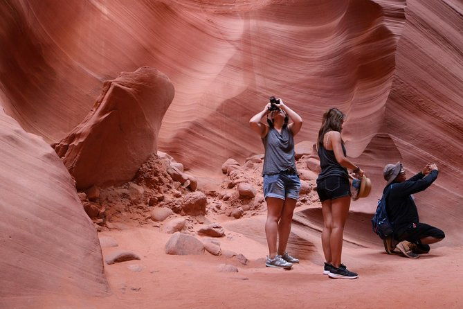 antelope-canyon-luxury-private-tour-from-las-vegas-2