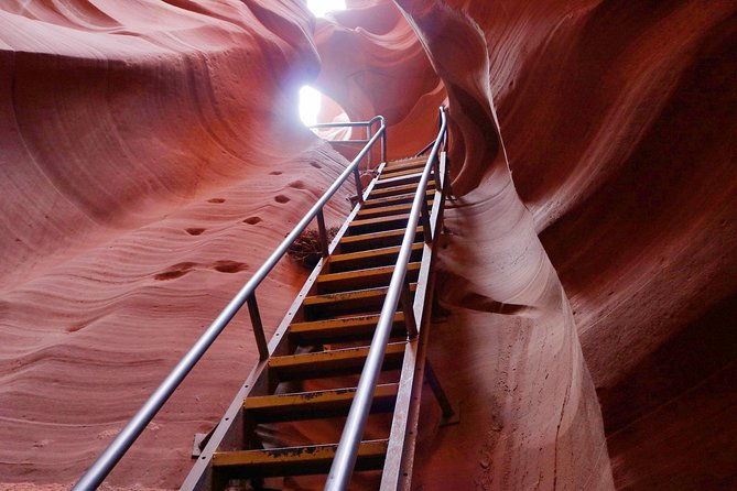 antelope-canyon-luxury-private-tour-from-las-vegas