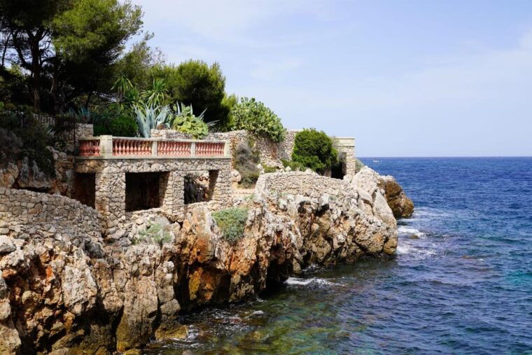antibes-express-walk-with-a-local-in-60-minutes