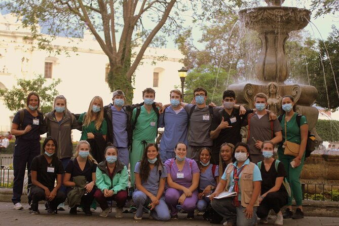 antigua-walking-and-discovering-history