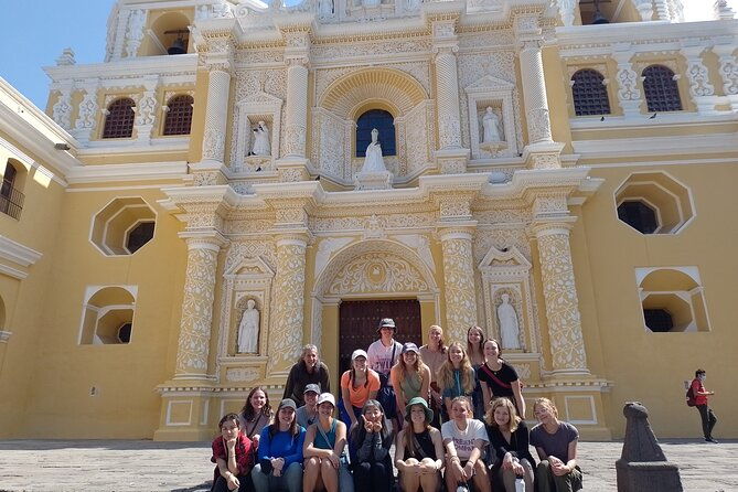 antigua-walking-and-discovering-history