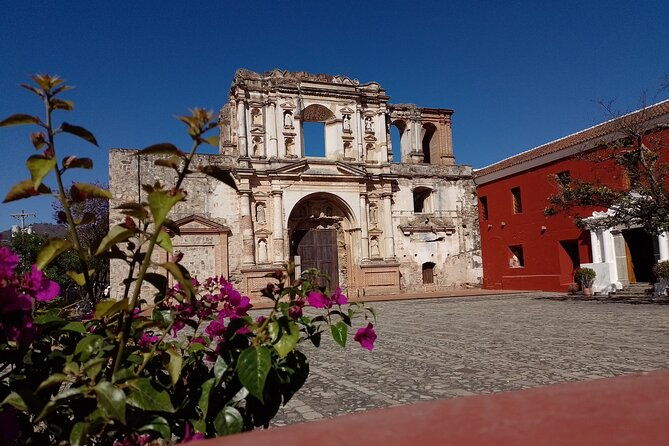 antigua-walking-and-discovering-history