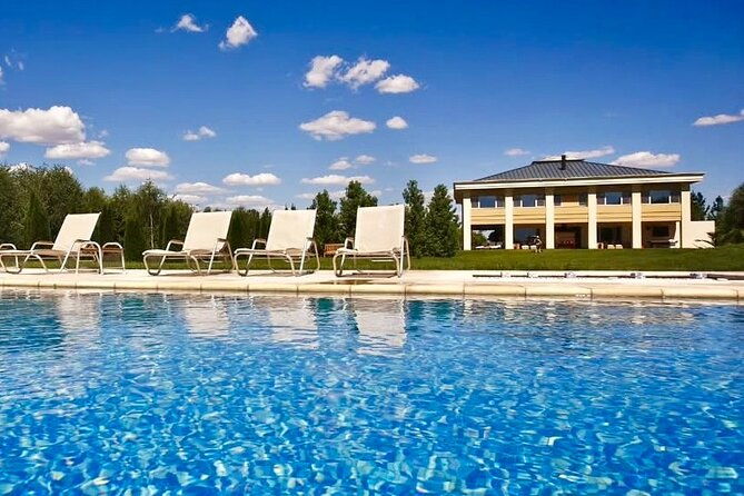 antucura-tandem-lunch-pool-day