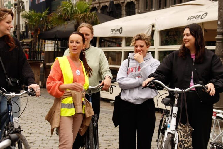 antwerp-city-highlights-guided-bike-tour