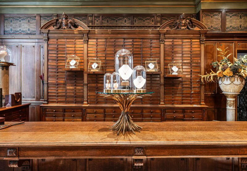 antwerp-jewelry-designers-atelier-guided-tour