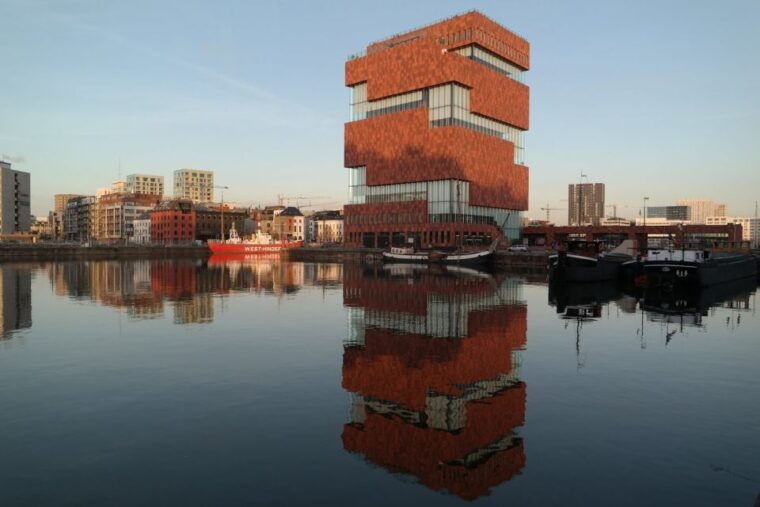 antwerp-walking-tour-from-steen-to-central-station