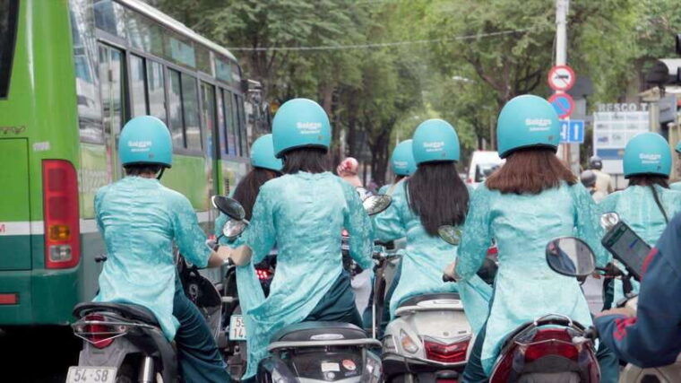 ao-dai-female-rider-saigon-motorbike-adventures