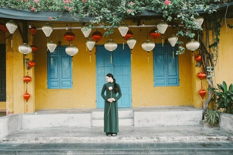 ao-dai-photography-traditional-attire-capture-in-hoi-an