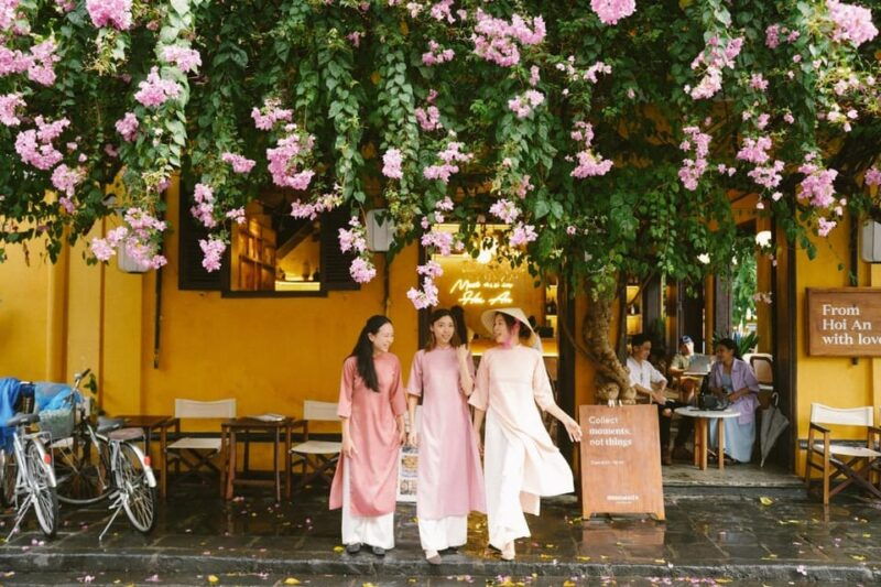 ao-dai-photography-traditional-attire-capture-in-hoi-an