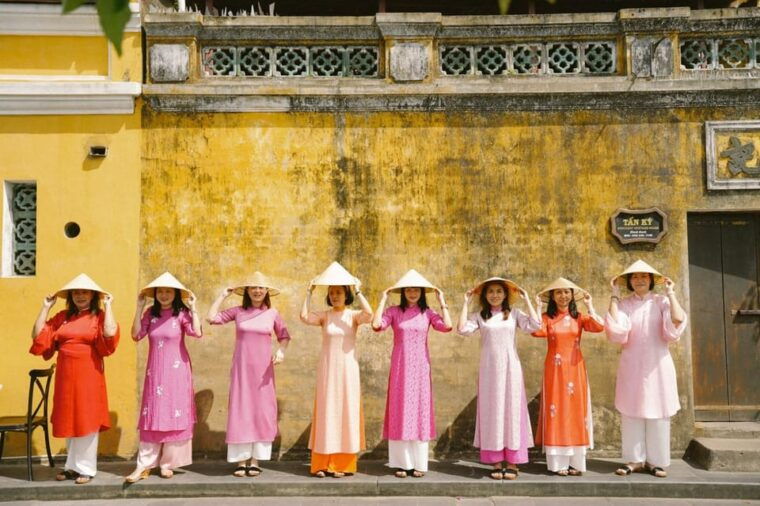 ao-dai-photography-traditional-attire-capture-in-hoi-an