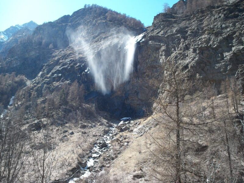 aosta-valley-snowshoe-lessons-in-enchanted-winter-forests