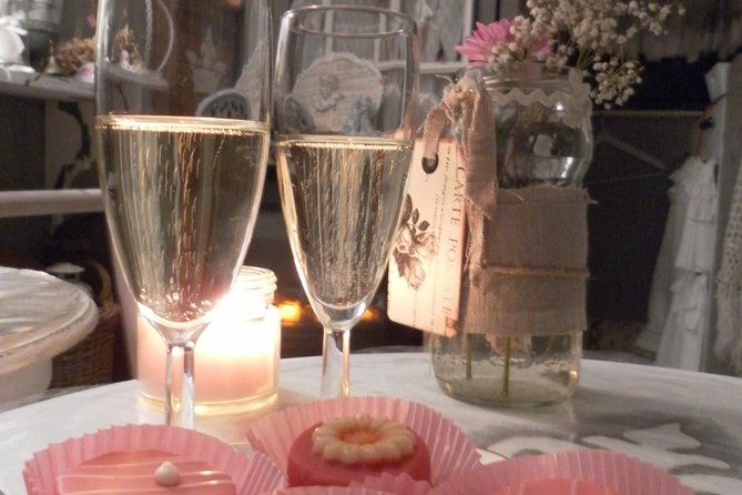 aperitif-dinner-in-a-bohemian-caravan
