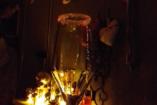 aperitif-dinner-in-a-bohemian-caravan