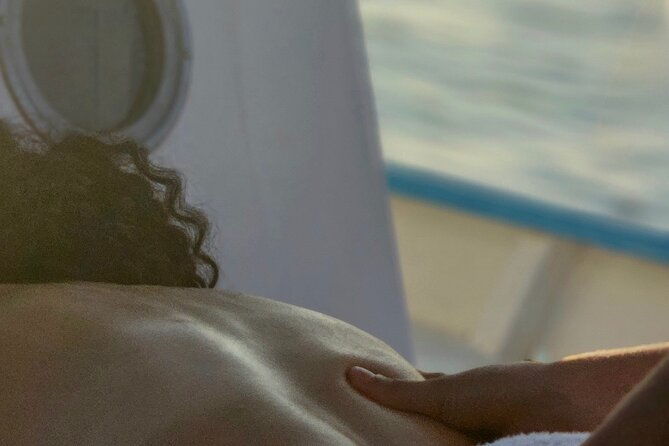 aperitif-on-a-boat-at-sunset-in-palinuro