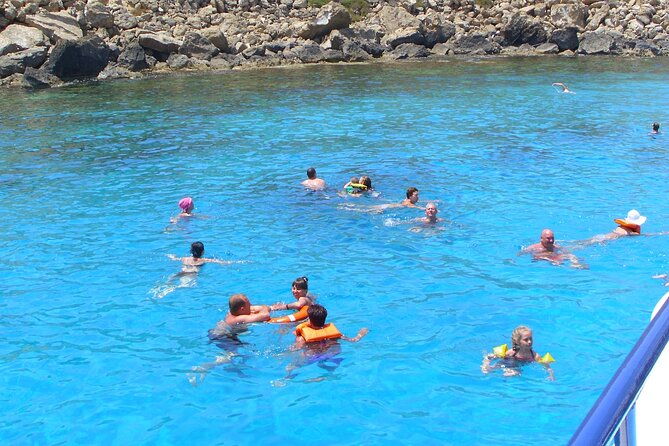 aphrodite-ii-lazy-day-cruise-blue-lagoonturtle-cove-with-lunch