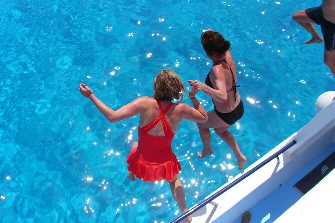 aphrodite-ii-lazy-day-cruise-blue-lagoonturtle-cove-with-lunch