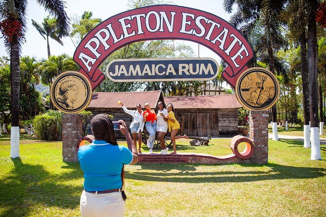 appleton-estate-admission-rum-tastings-with-express-bus