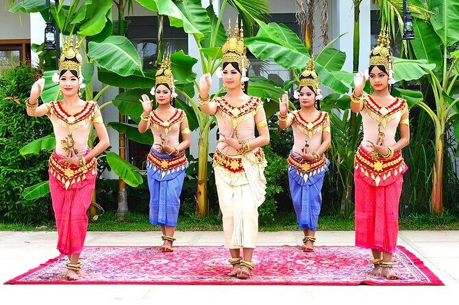 Apsara Dance Show with Dinner by Tuk-Tuk Roundtrip Transfer - A Bright Evening of Culture: A Review of the Apsara Dance Show with Dinner and Tuk-Tuk Transfer