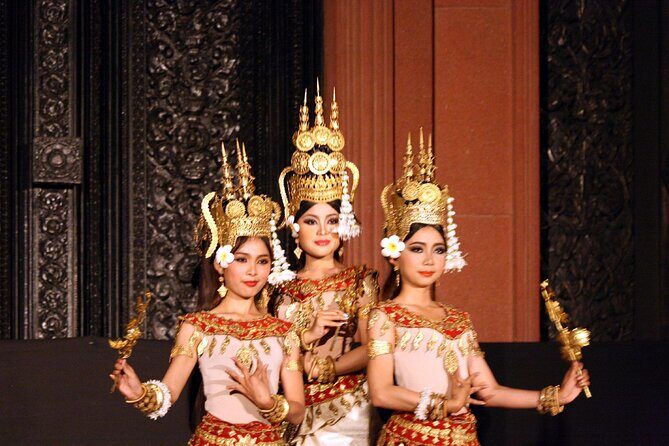 Apsara Dance Show with Dinner by Tuk-Tuk Roundtrip Transfer - Key Points