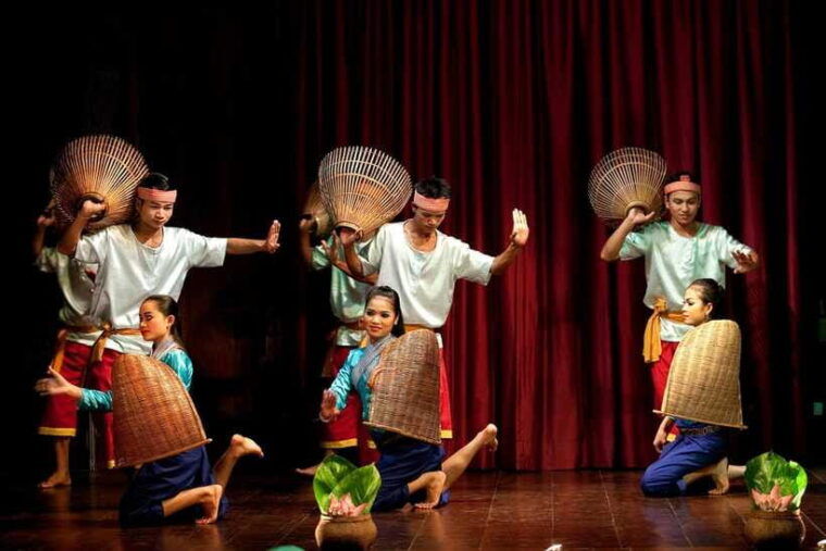 apsara-theatre-performance-include-dinner-hotel-pick-up