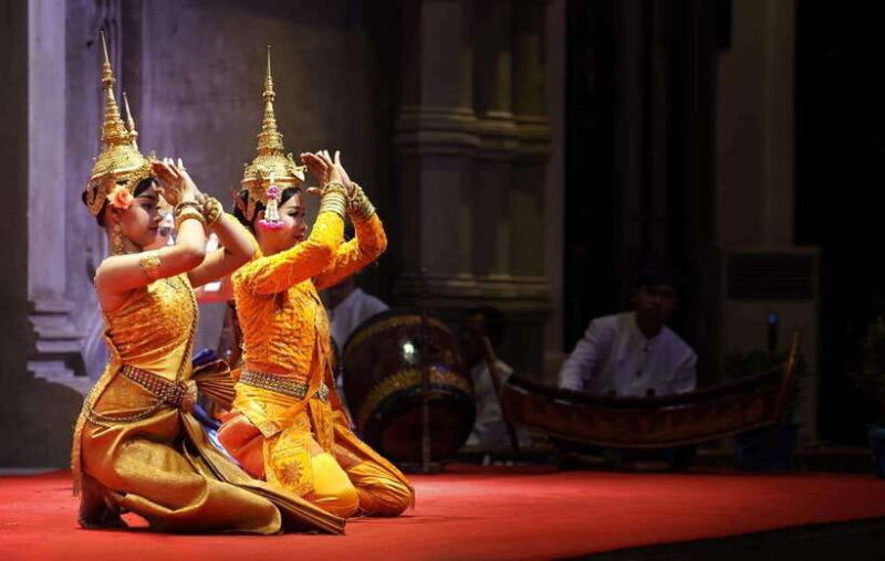 apsara-traditional-dances-local-buffet-with-tuk-tuk-ride