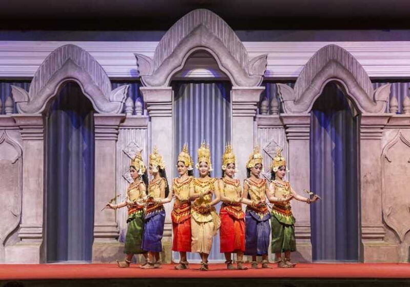 apsara-traditional-dances-local-buffet-with-tuk-tuk-ride