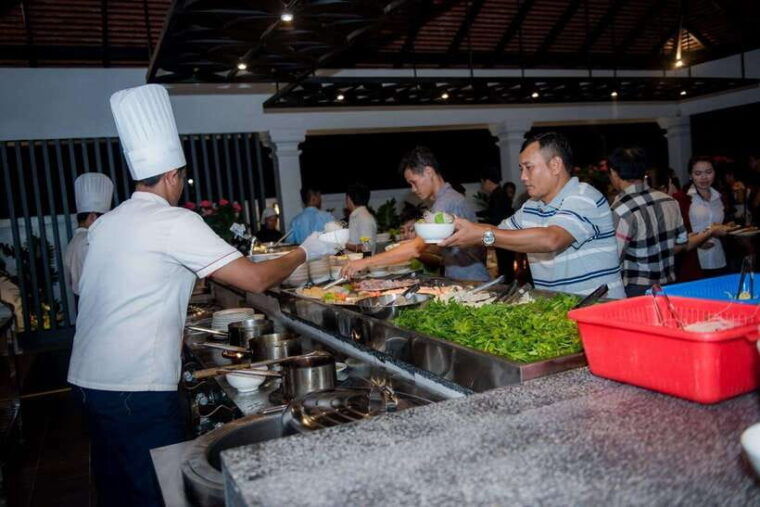 apsara-traditional-dances-local-buffet-with-tuk-tuk-ride