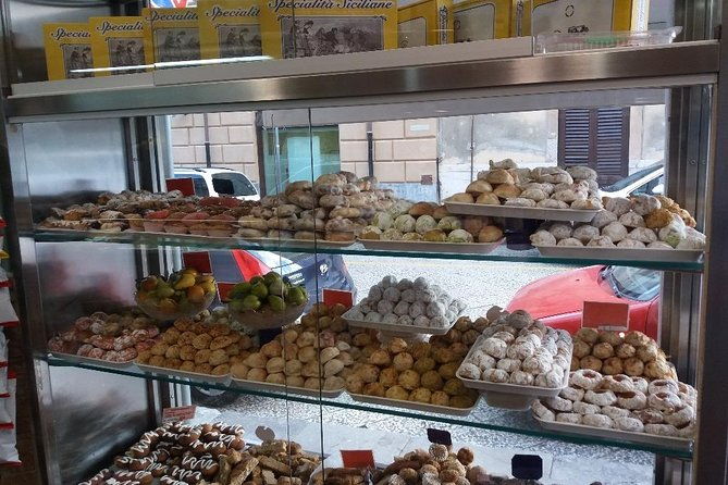 arab-palermo-tour-a-dip-in-the-historical-markets-and-street-food