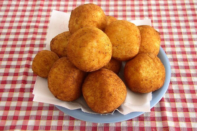 arancino-making-class-in-taormina